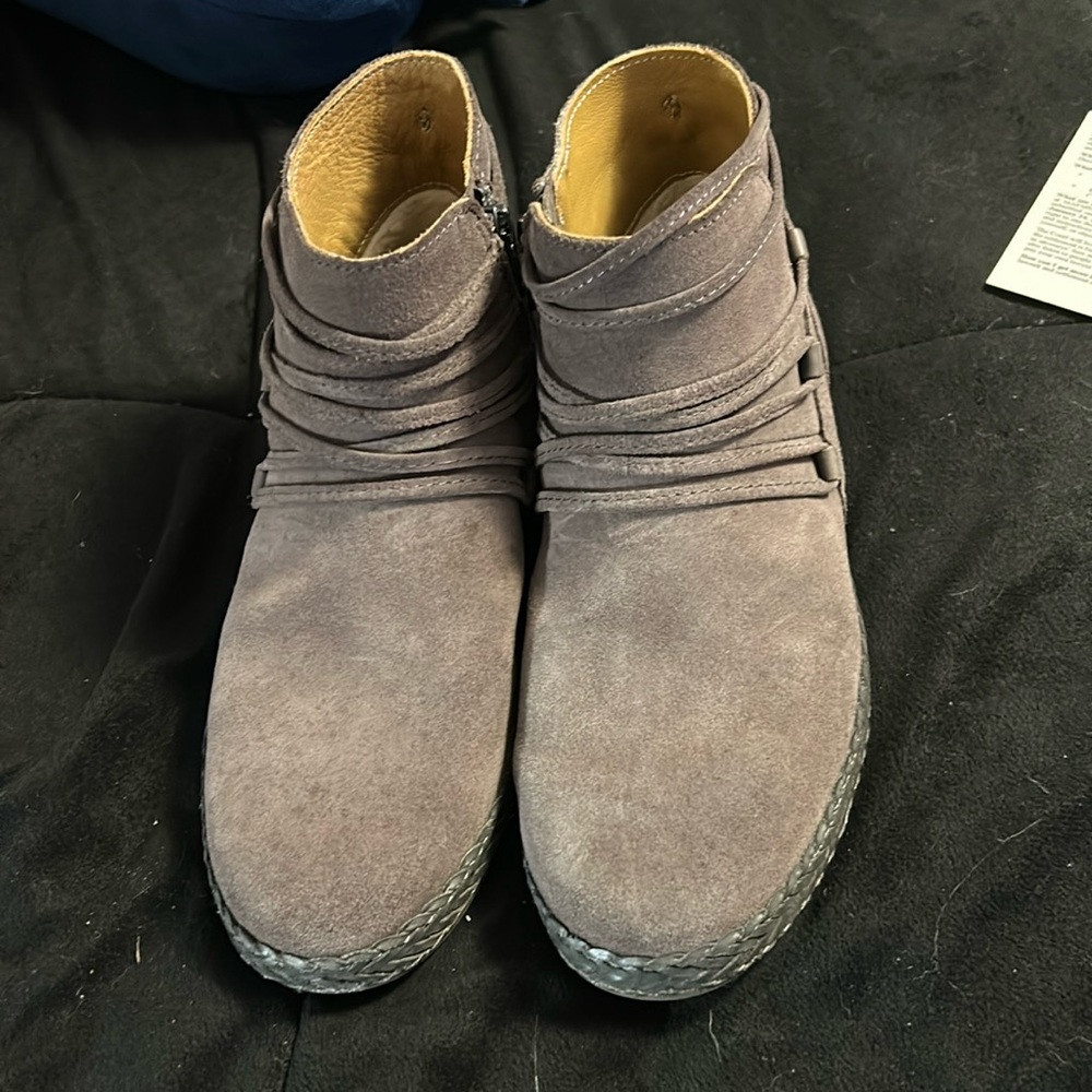 Womens shoes